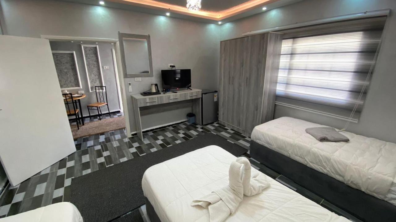 Petra Pillars Hostel وادي موسى المظهر الخارجي الصورة