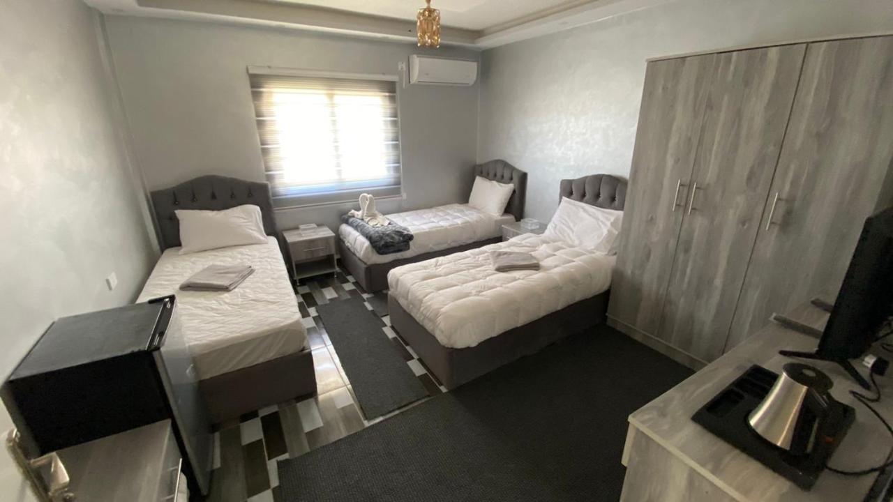 Petra Pillars Hostel وادي موسى المظهر الخارجي الصورة